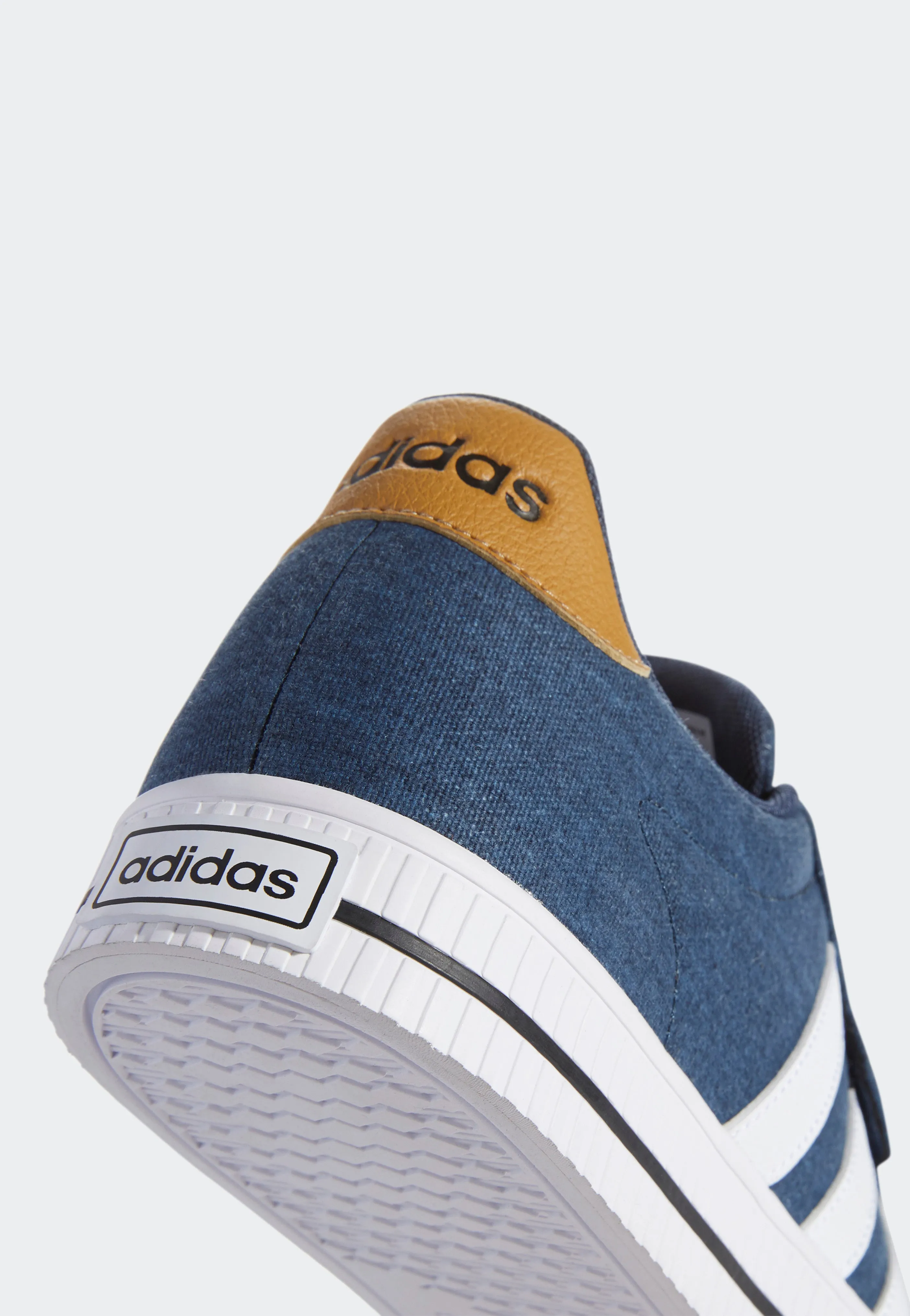 Adidas - Daily 3.0 Crenav/Ftwwht/Cblack - Shoes