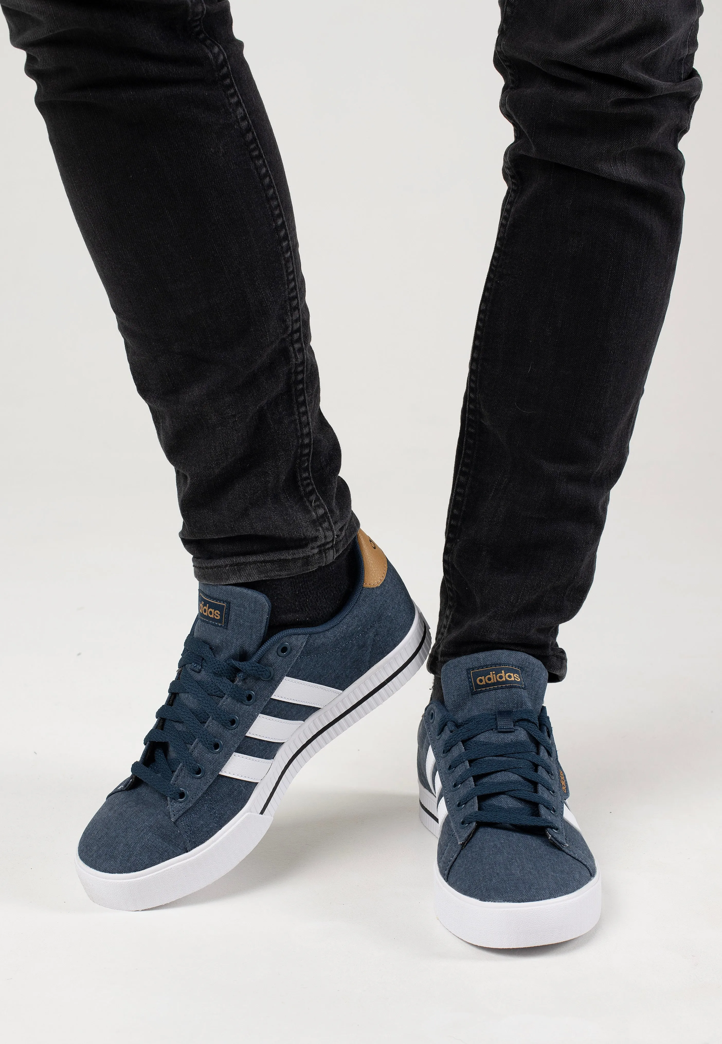 Adidas - Daily 3.0 Crenav/Ftwwht/Cblack - Shoes