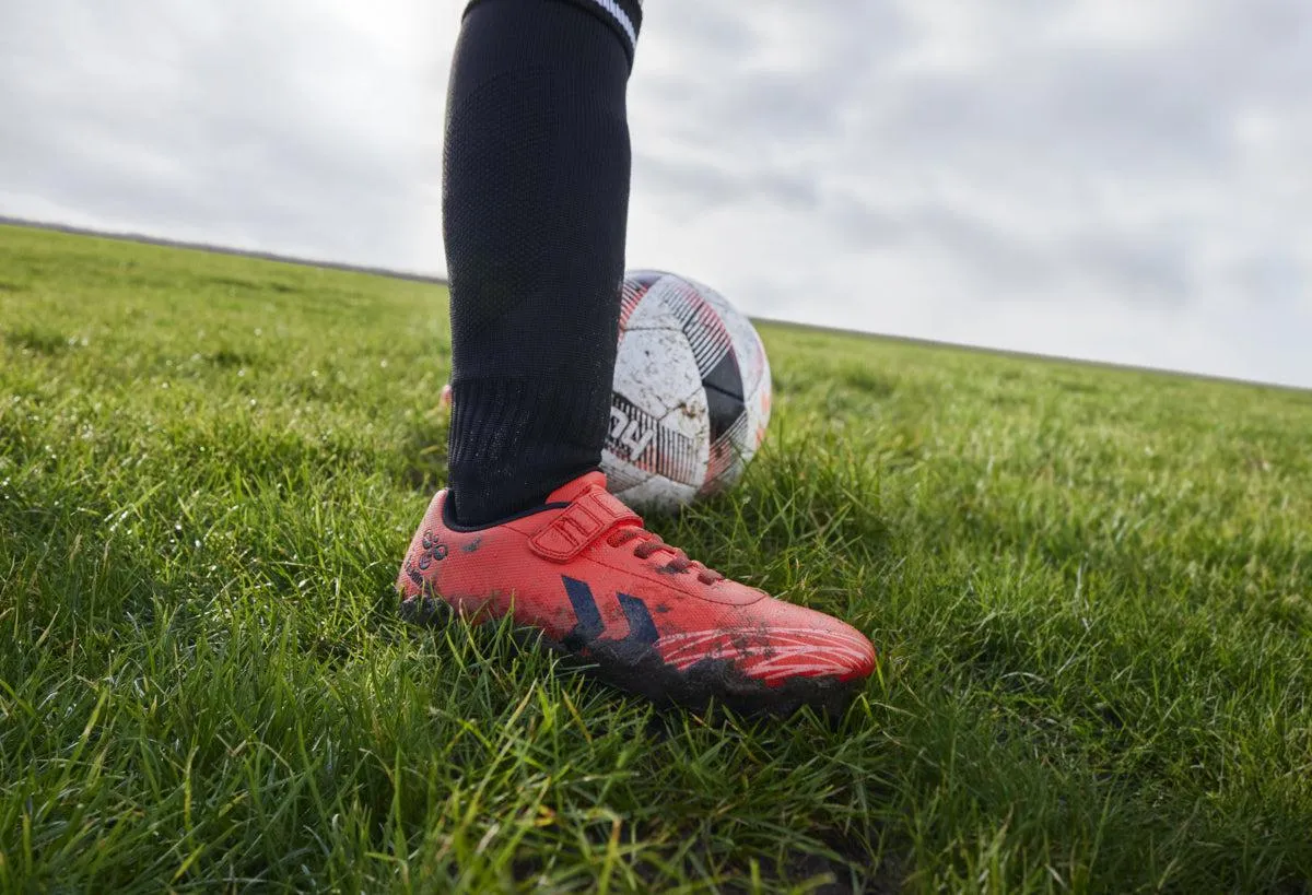 hummel Top Star Jr FG Soccer Cleats (bittersweet)