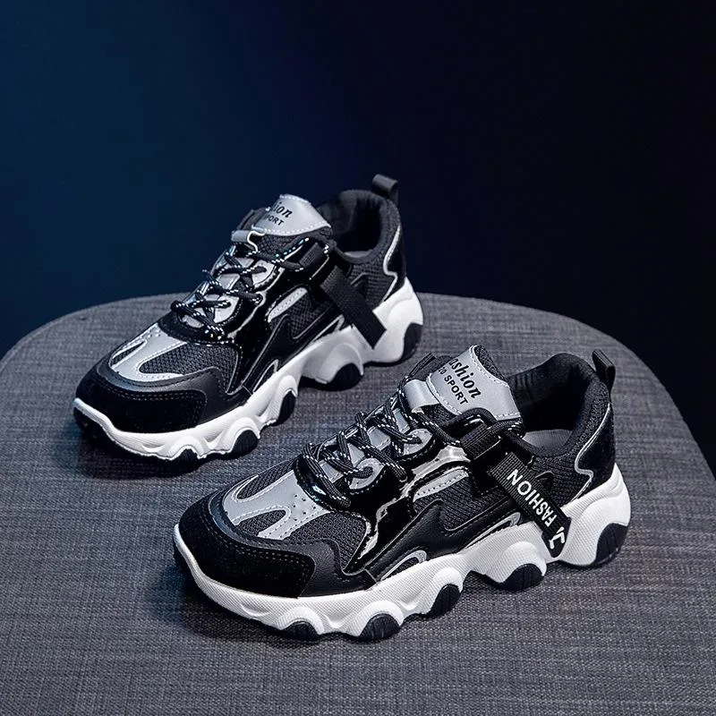Outdoor Versatile Breathable Shoes