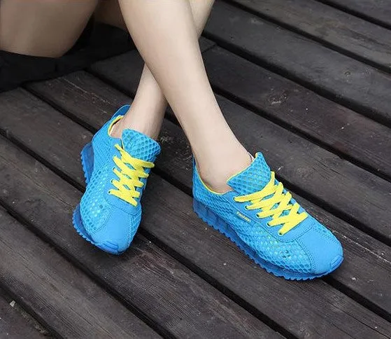 Women's Flat Outdoor Walking Sneakers